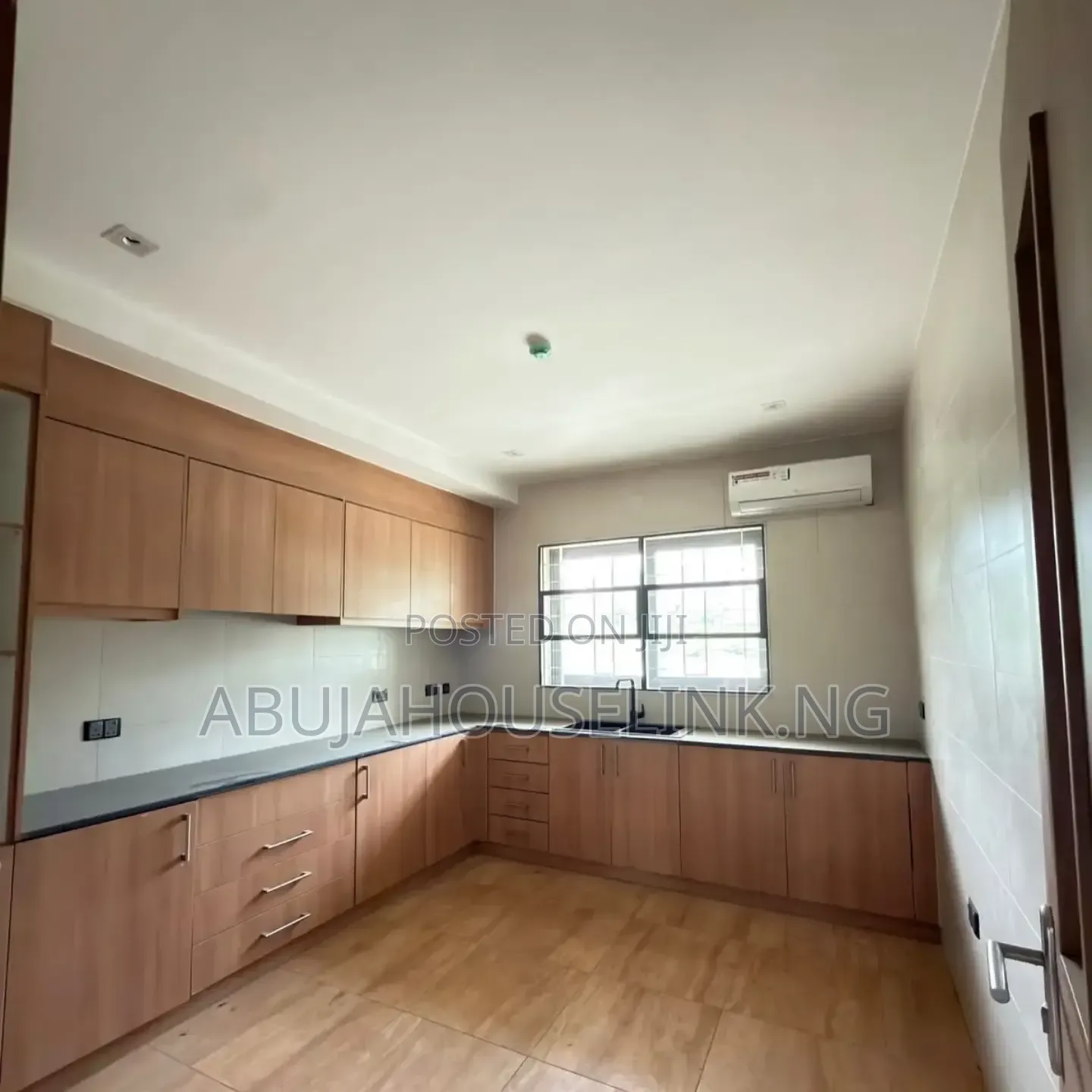 4bdrm Duplex in Wuse 2 Abuja for sale