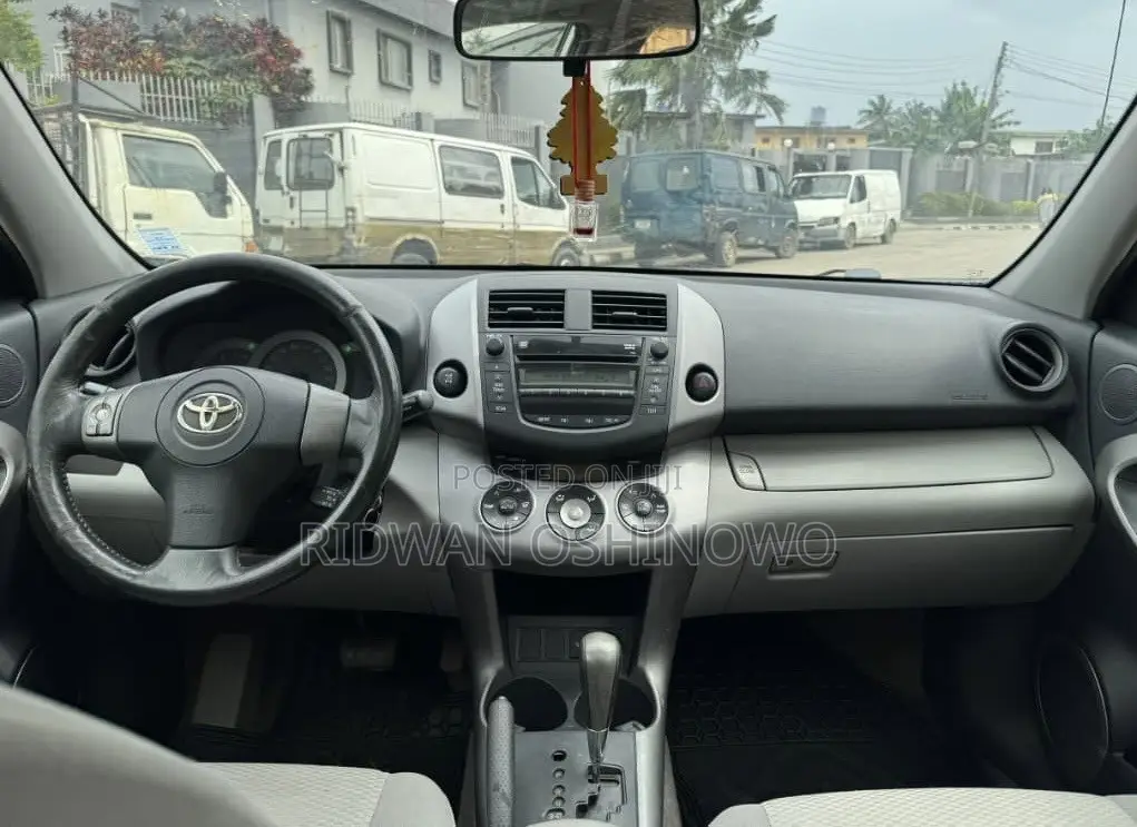 Toyota RAV4 2.0 VVT-i 2008 Silver