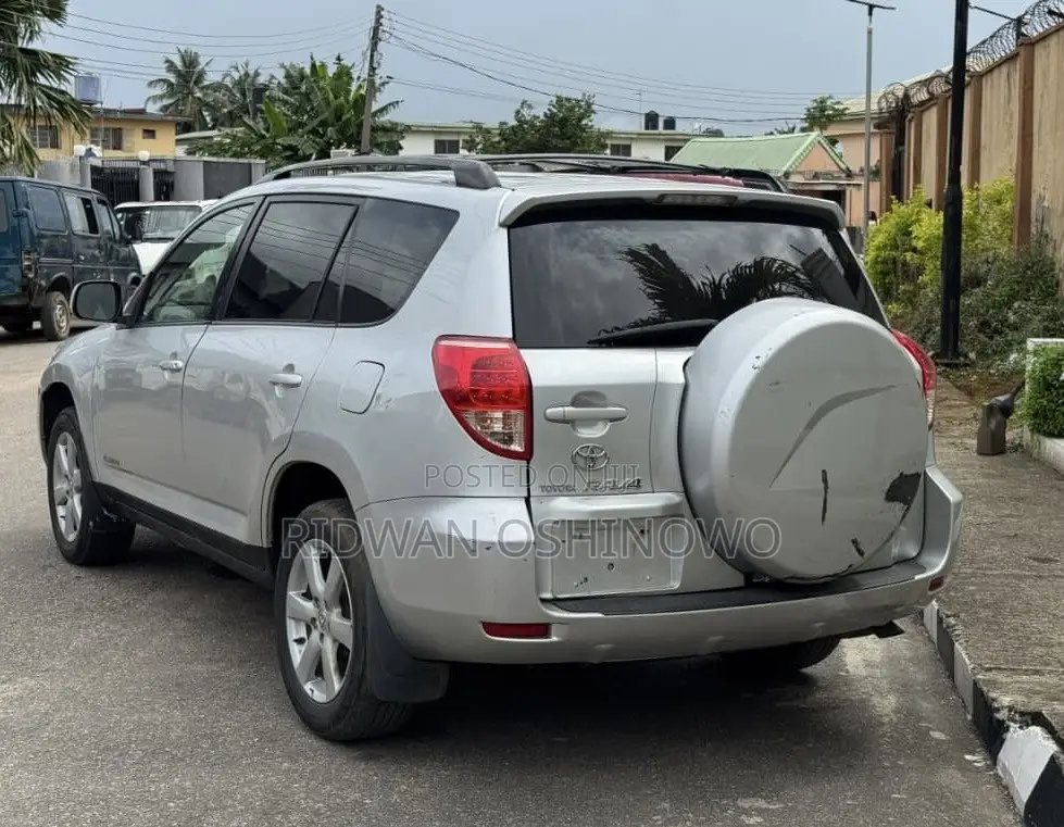 Toyota RAV4 2.0 VVT-i 2008 Silver