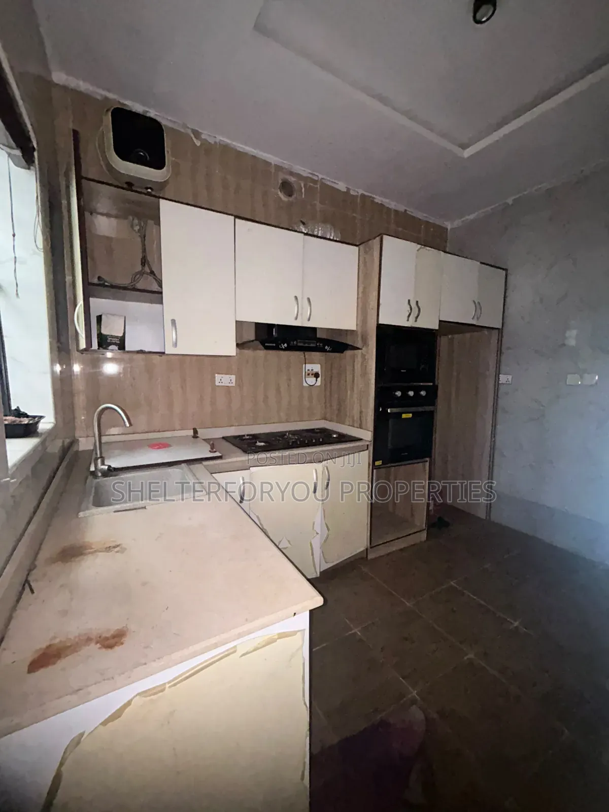 4bdrm Duplex in Ikota for sale