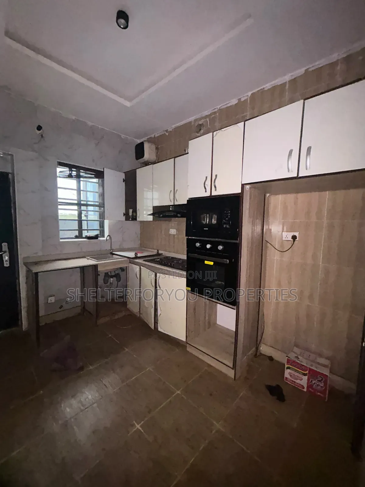 4bdrm Duplex in Ikota for sale