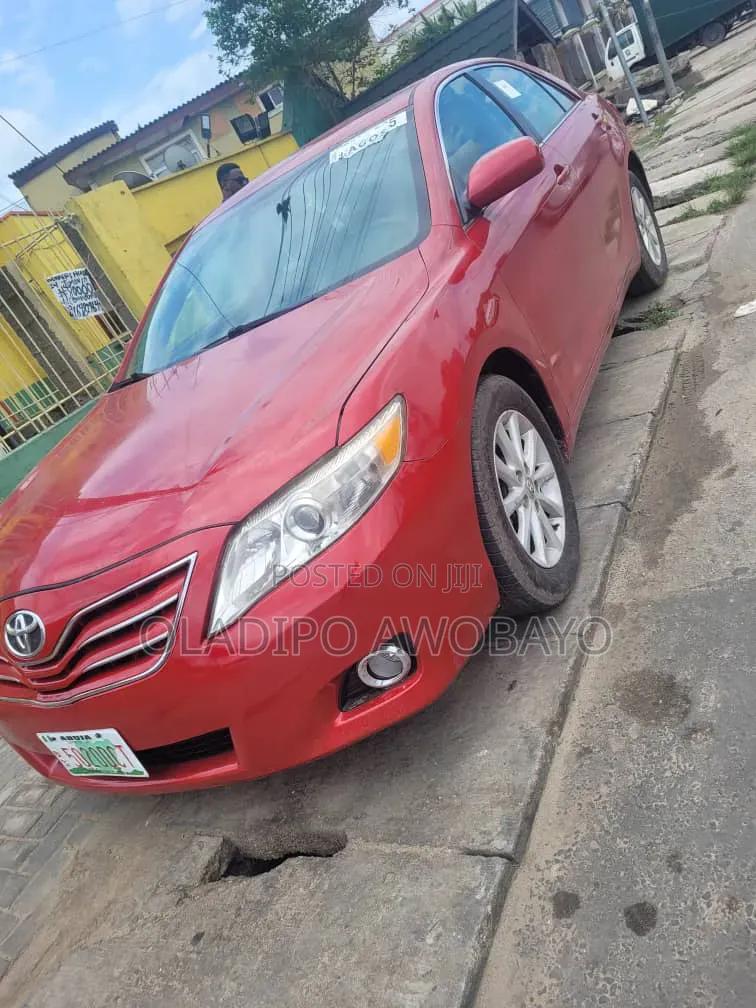 Toyota Camry XLE 4dr Sedan (2.5L 4cyl 6AM) 2010 Red
