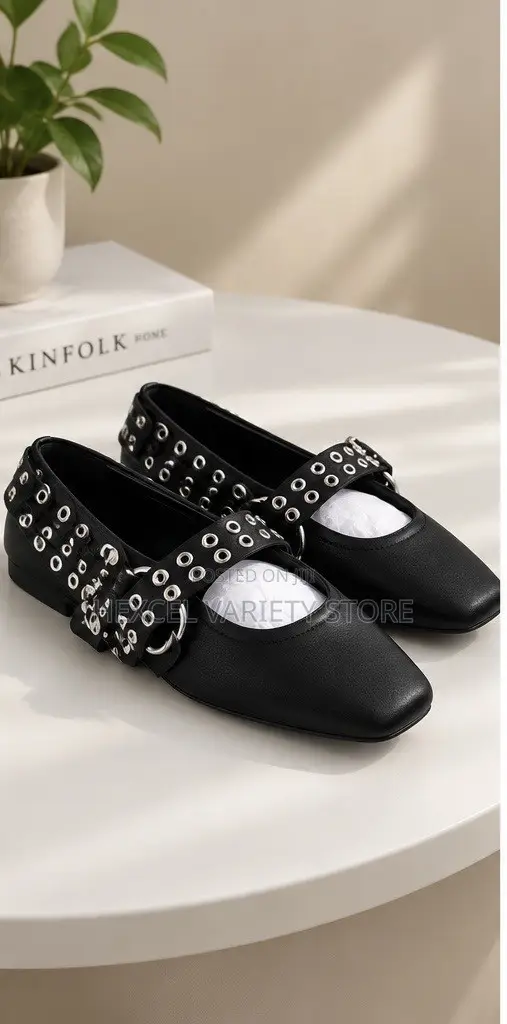 Original Black Leather Flat Shoes – Stylish Comfortable