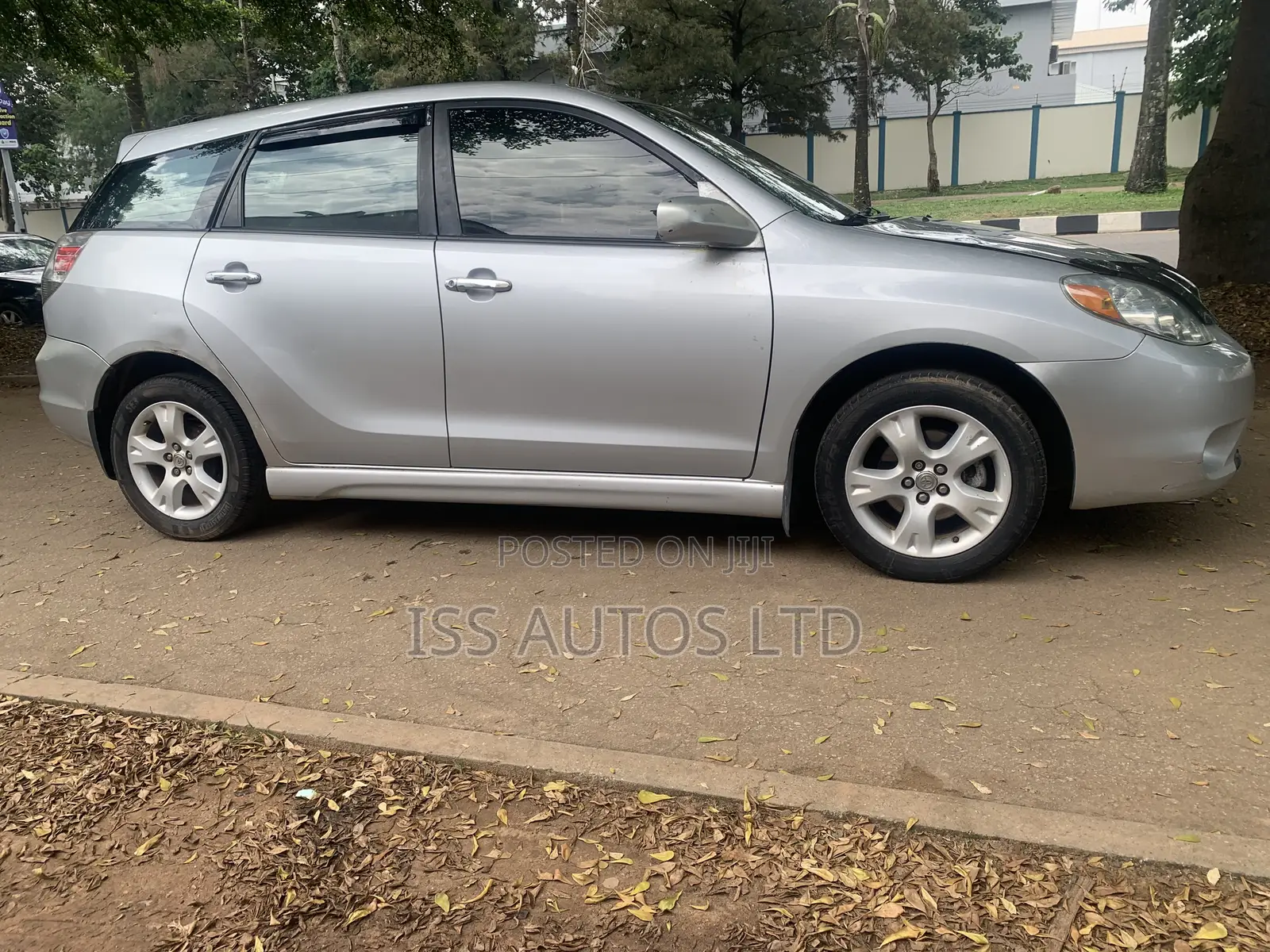 Toyota Matrix Hatchback FWD (1.8L 4cyl 5M) 2005 Silver