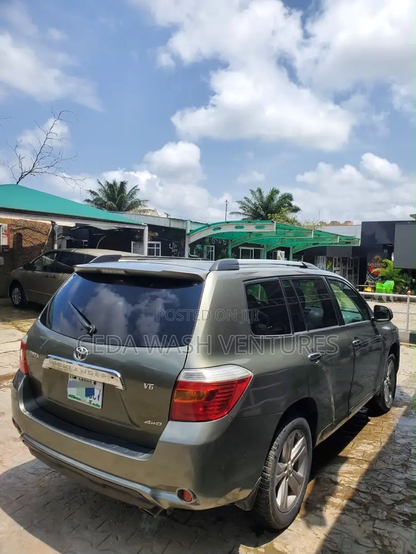 Toyota Highlander Sport 2010 Green
