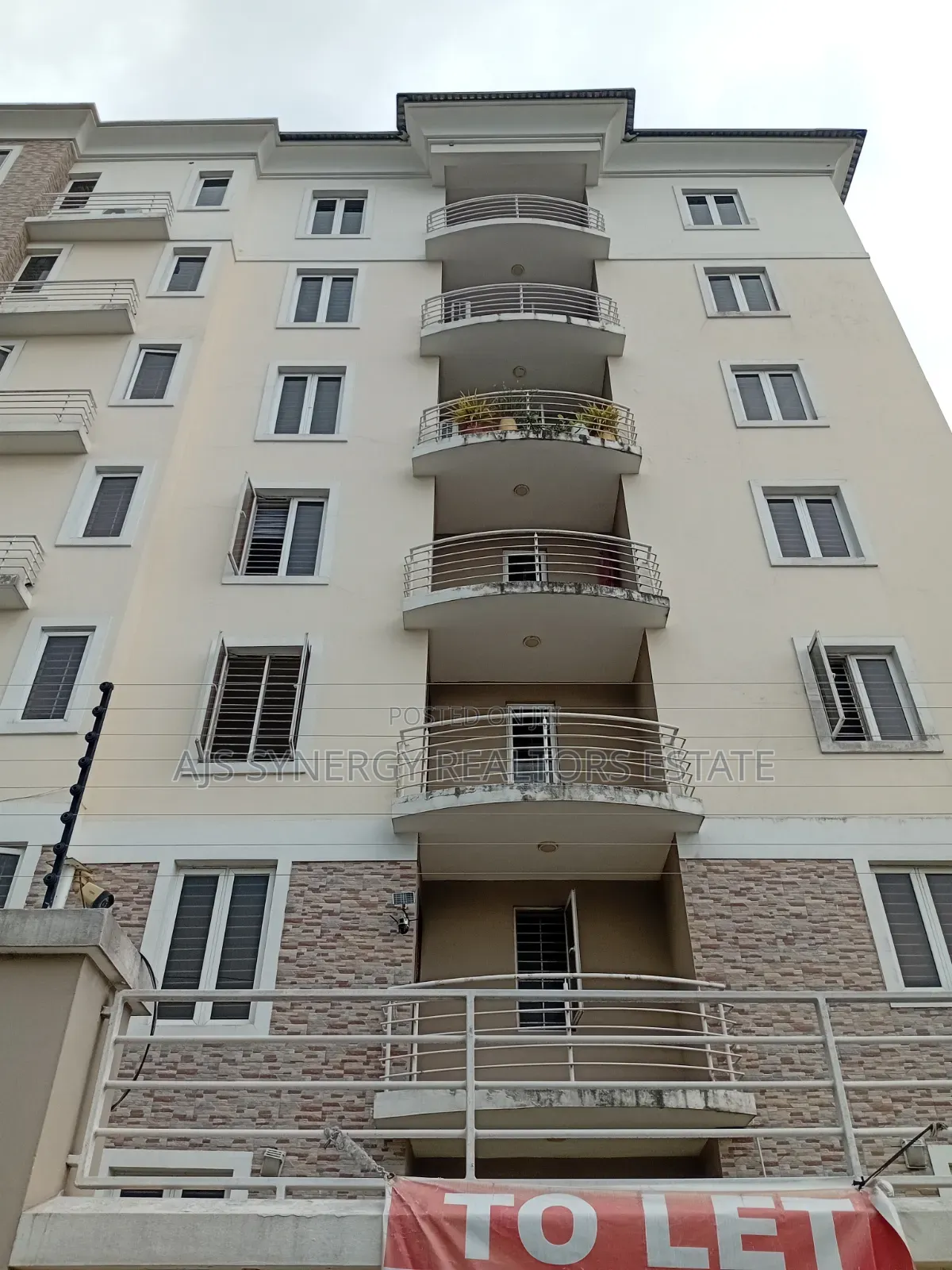 3bdrm Apartment in Lekki Phase 1 for rent