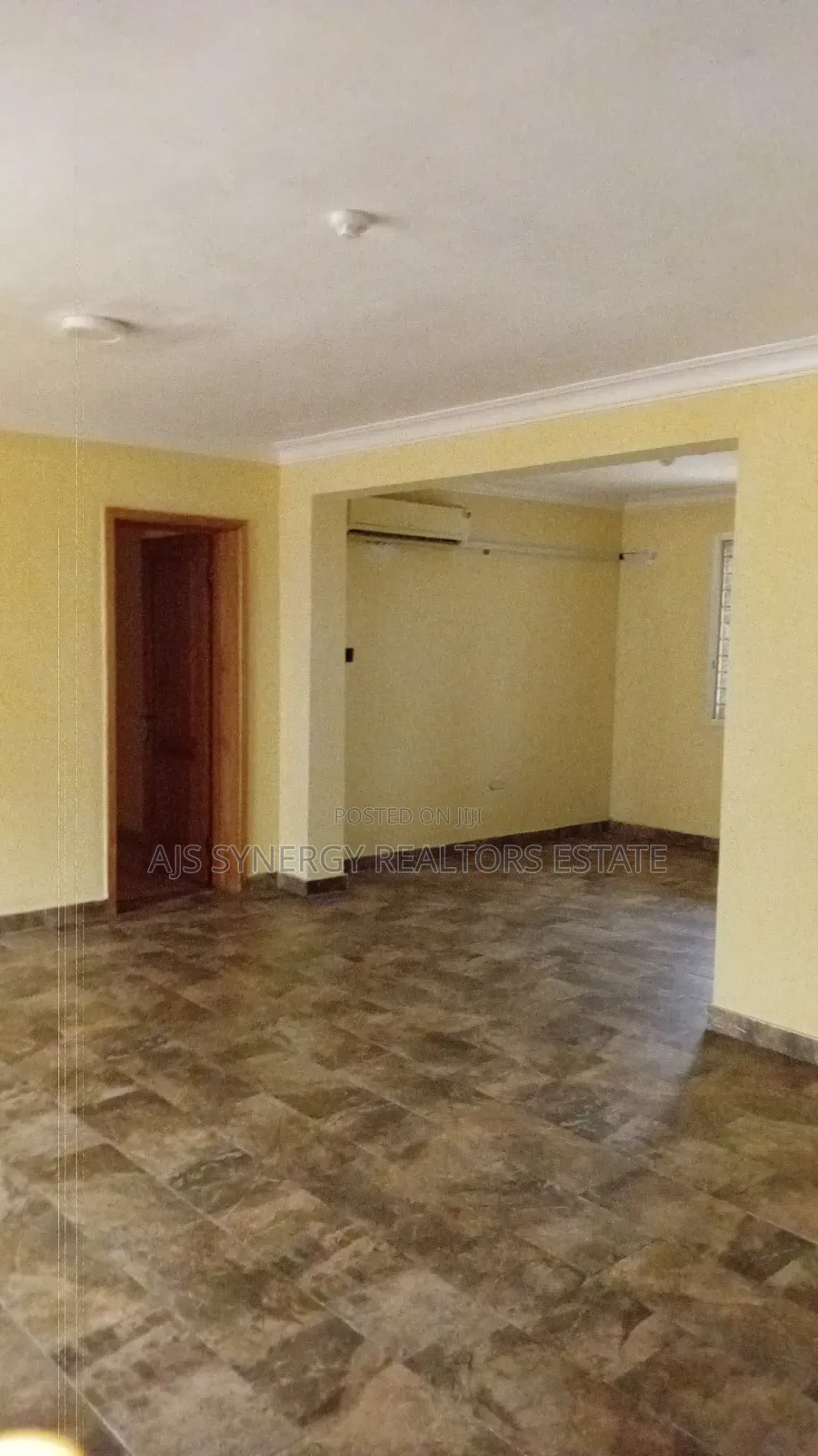 3bdrm Apartment in Lekki Phase 1 for rent