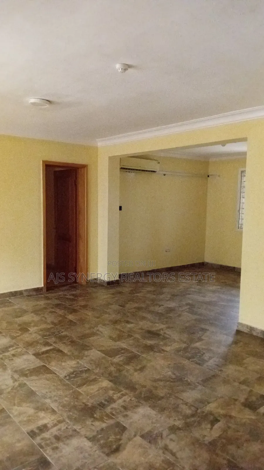 3bdrm Apartment in Lekki Phase 1 for rent