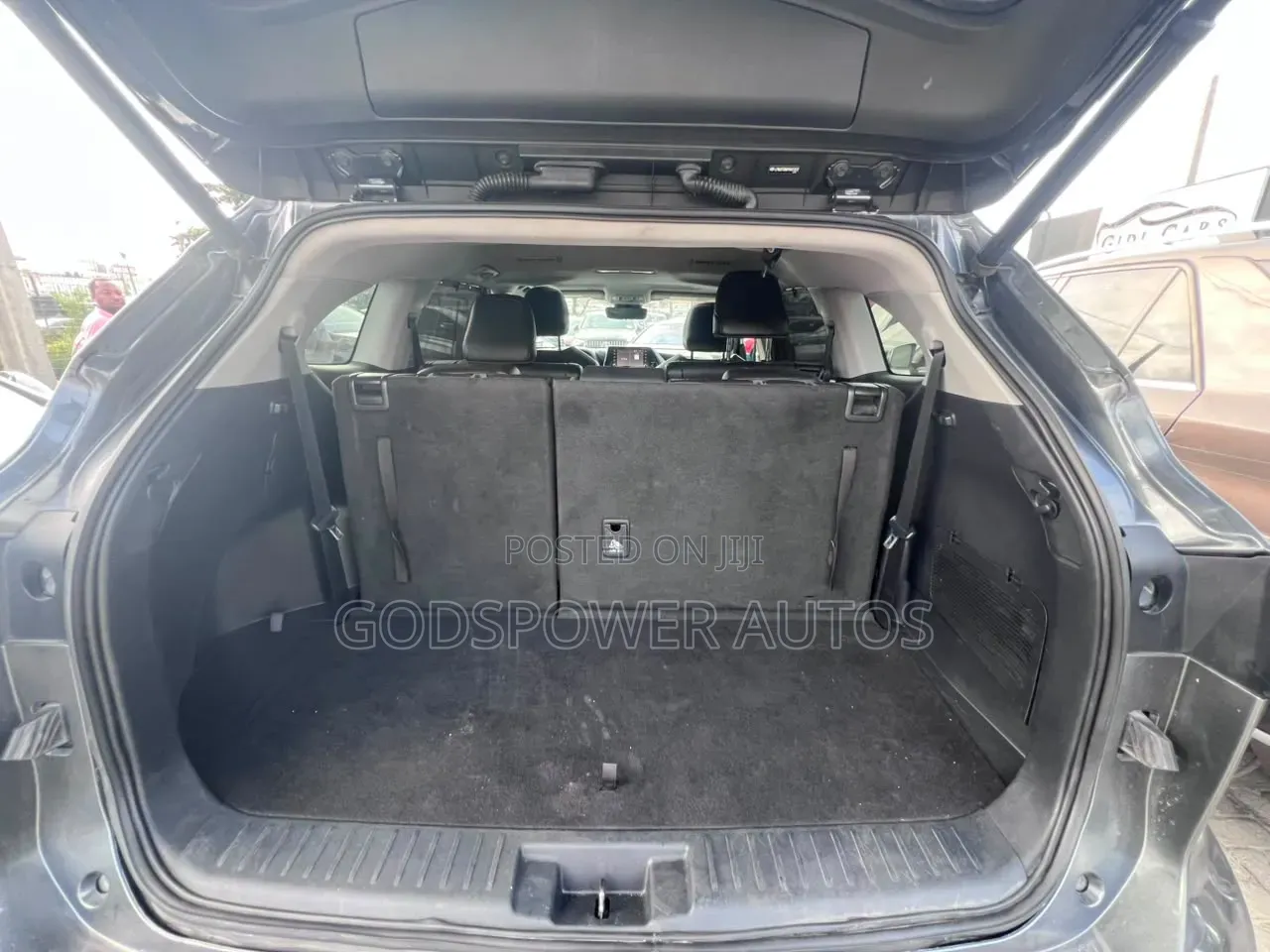 Toyota Highlander XLE 2022 Gray