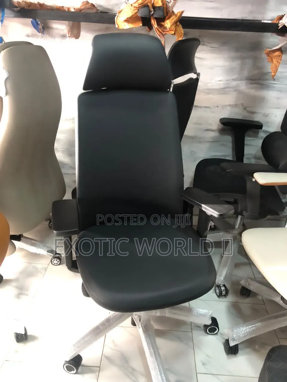 Ergonomic Mesh Office Chair With Foldable Headrest