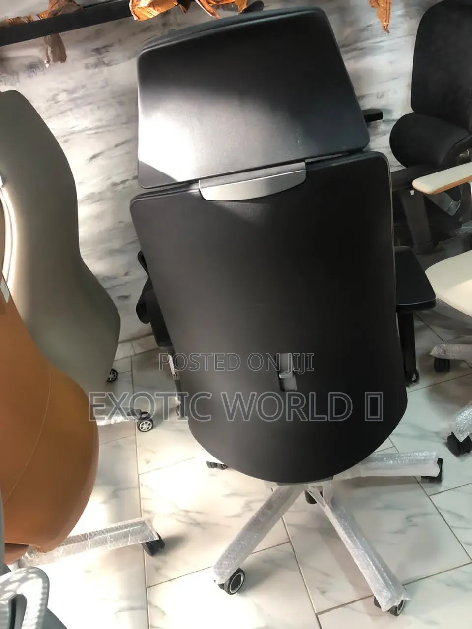 Ergonomic Mesh Office Chair With Foldable Headrest