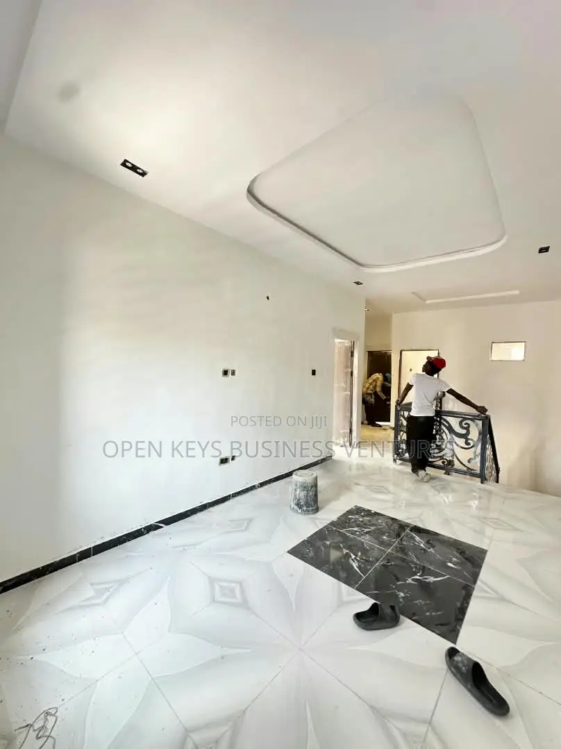 Furnished 5bdrm Duplex in Eleyele for sale