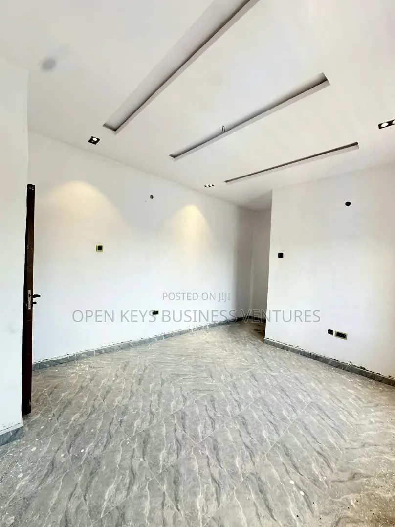 Furnished 5bdrm Duplex in Eleyele for sale