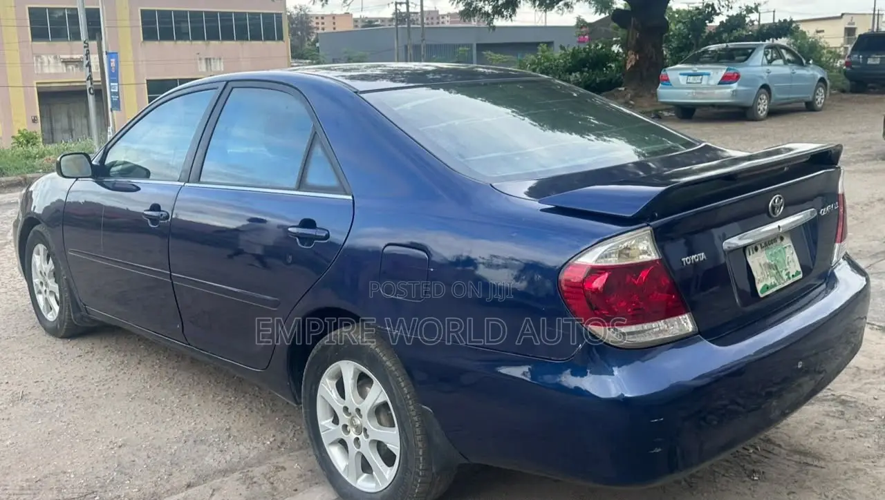 Toyota Camry LE 4dr Sedan (2.4L 4cyl 5A) 2006 Blue