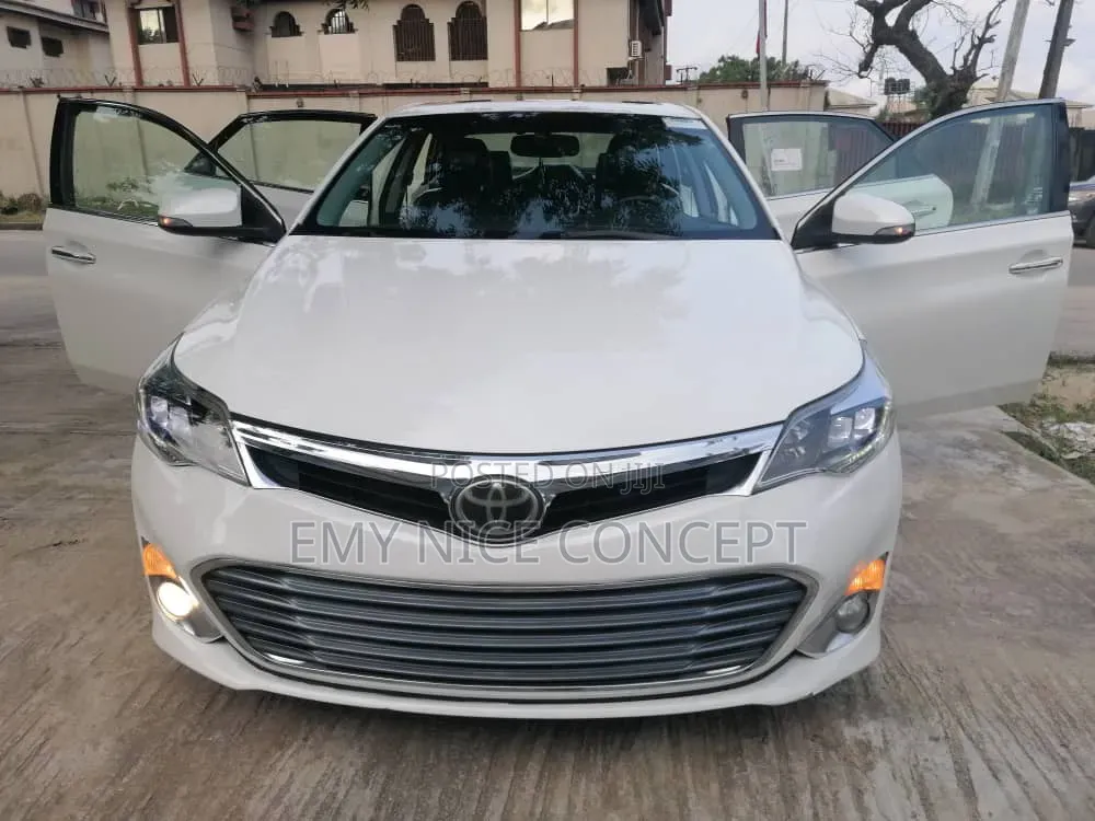 Toyota Avalon Limited Sedan FWD (3.5L 6cyl 6A) 2013 White
