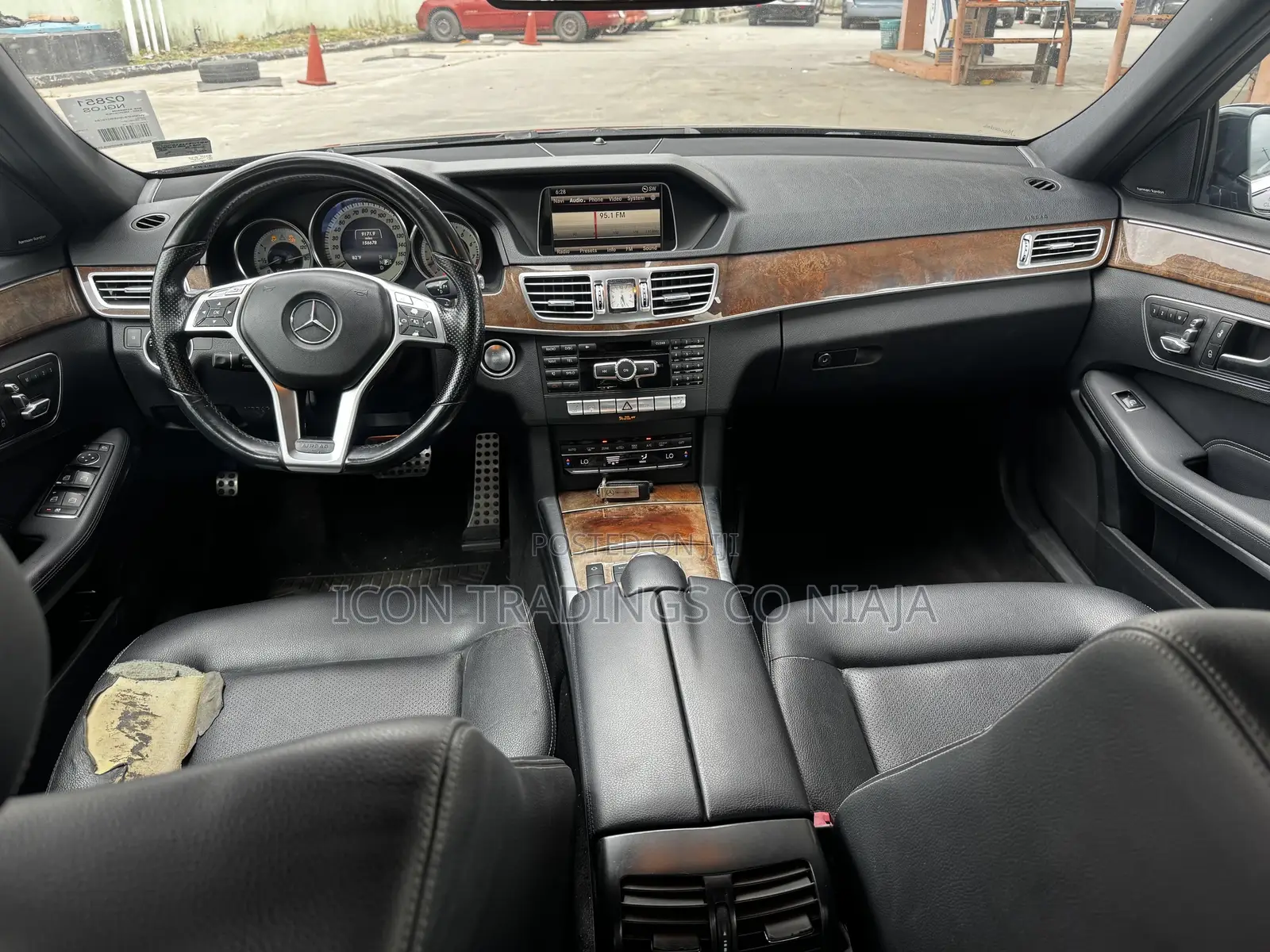 Mercedes-Benz E350 Base 4Matic Sedan AWD (3.5L 6cyl 7A) 2014 Black