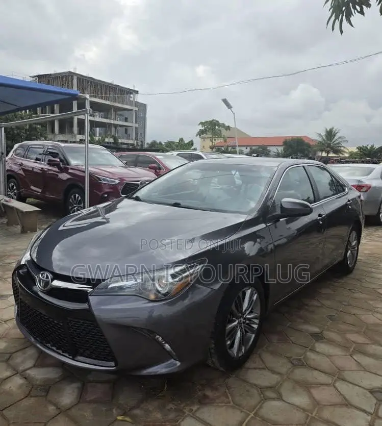 Toyota Camry SE 4dr Sedan (2.5L 4cyl 6A) 2016 Gray