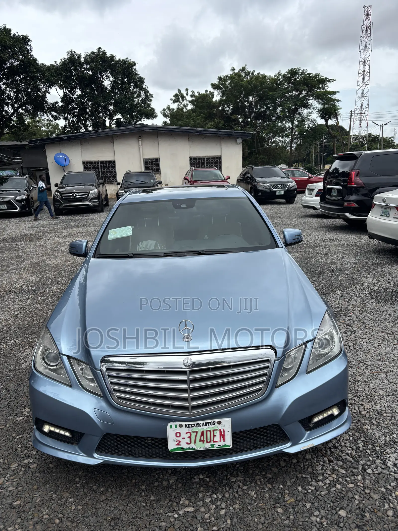 Mercedes-Benz E-Class 2011 Blue