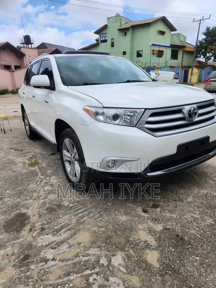 Toyota Highlander Limited 3.5l 4WD 2013 White