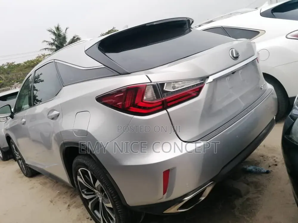 Lexus RX 350 FWD 2017 Silver