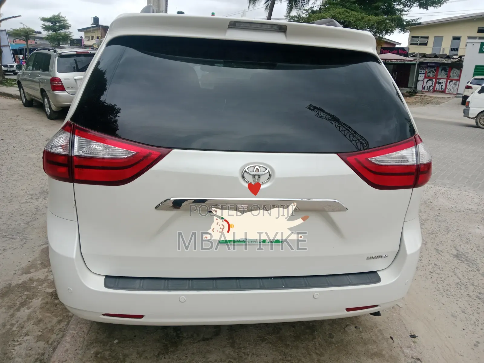 Toyota Sienna Limited Premium 7 Passenger (3.5L 6cyl 6A) 2016 White