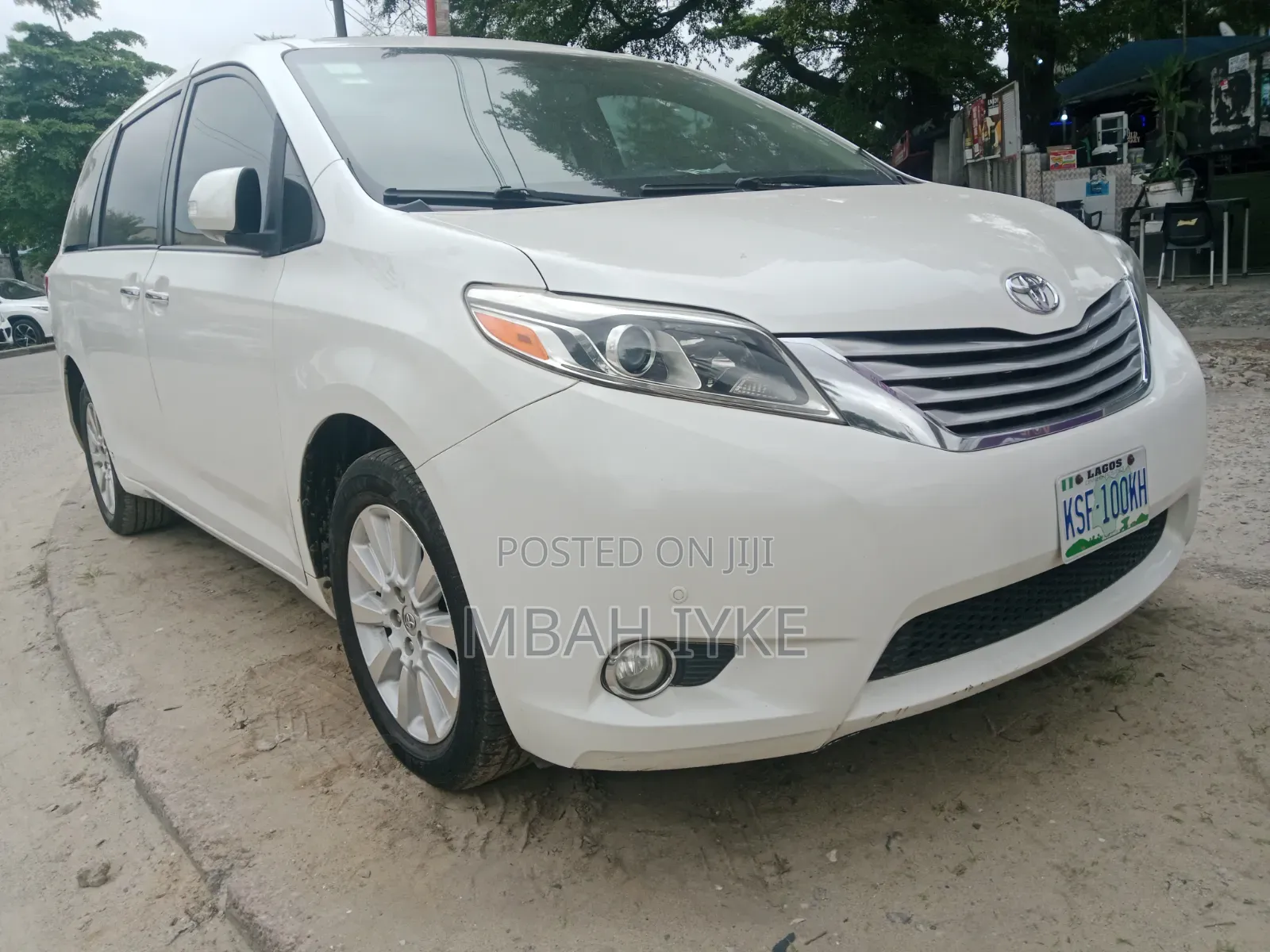 Toyota Sienna Limited Premium 7 Passenger (3.5L 6cyl 6A) 2016 White