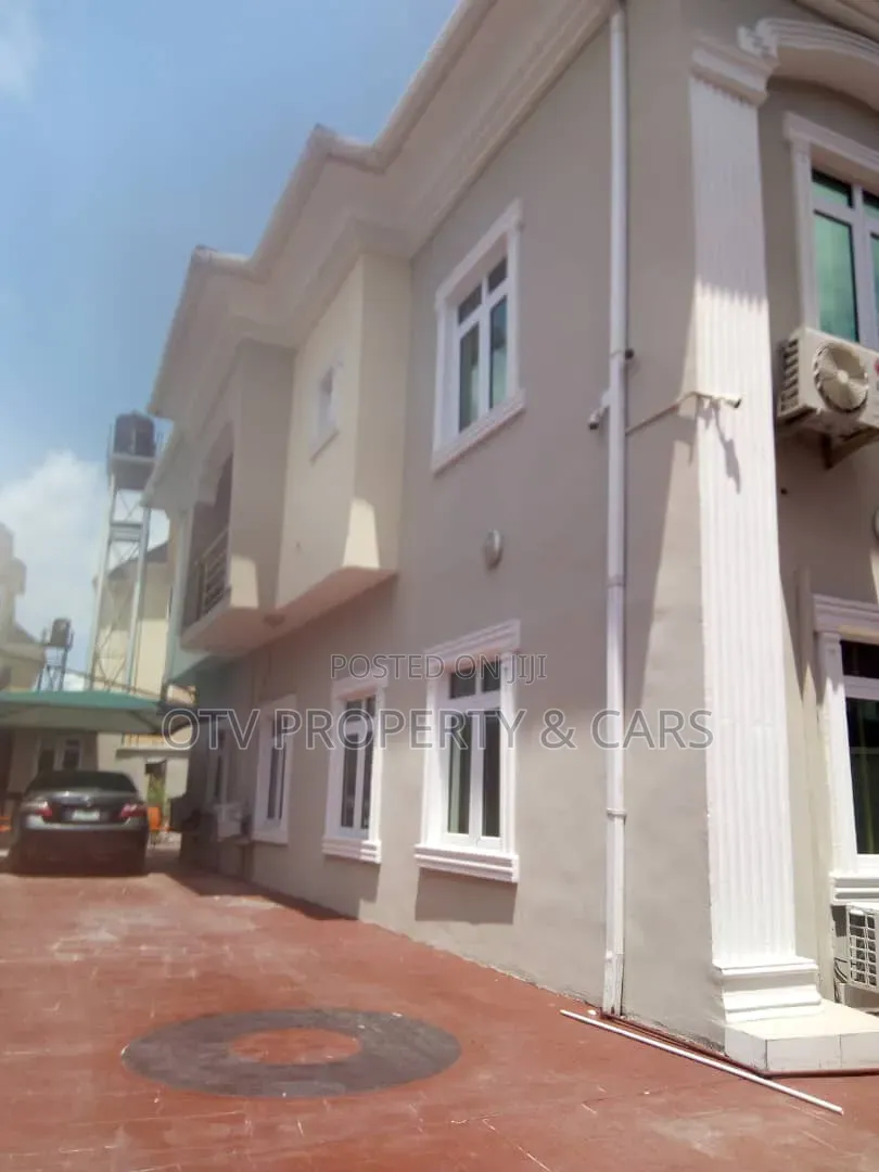 5bdrm House in Ikota for sale
