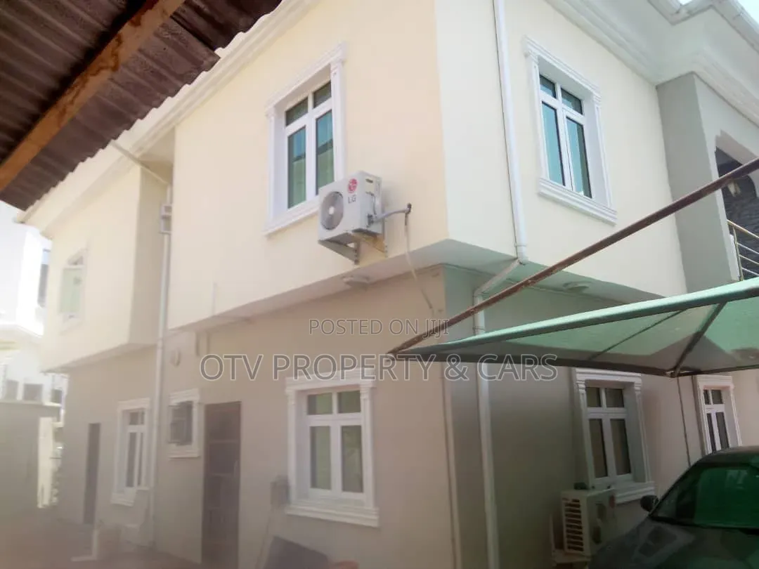 5bdrm House in Ikota for sale