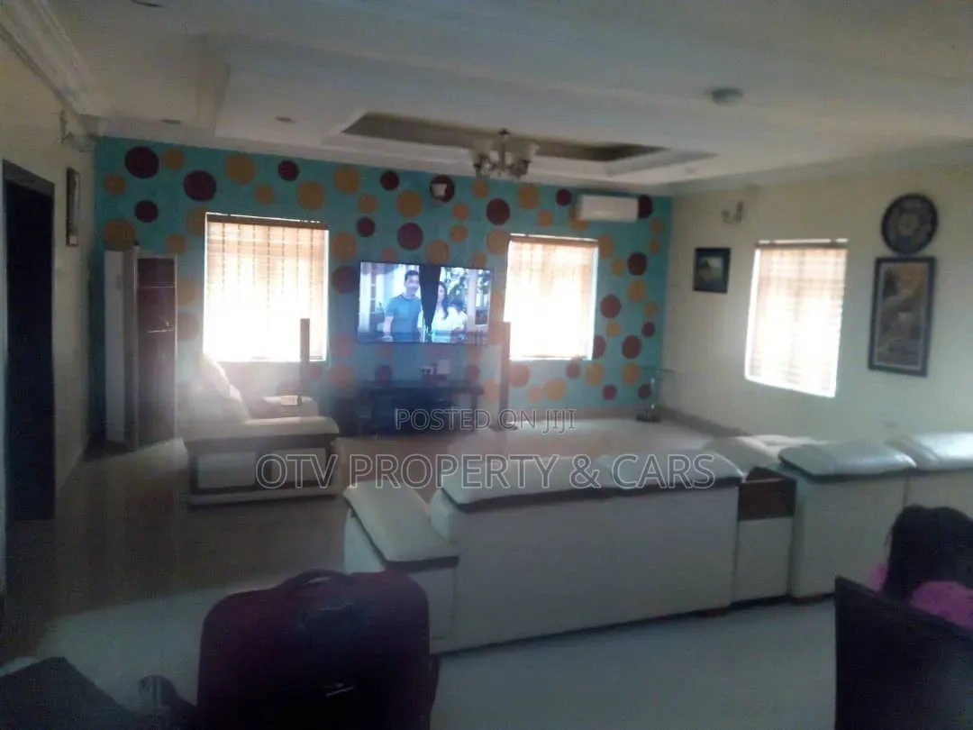 5bdrm House in Ikota for sale