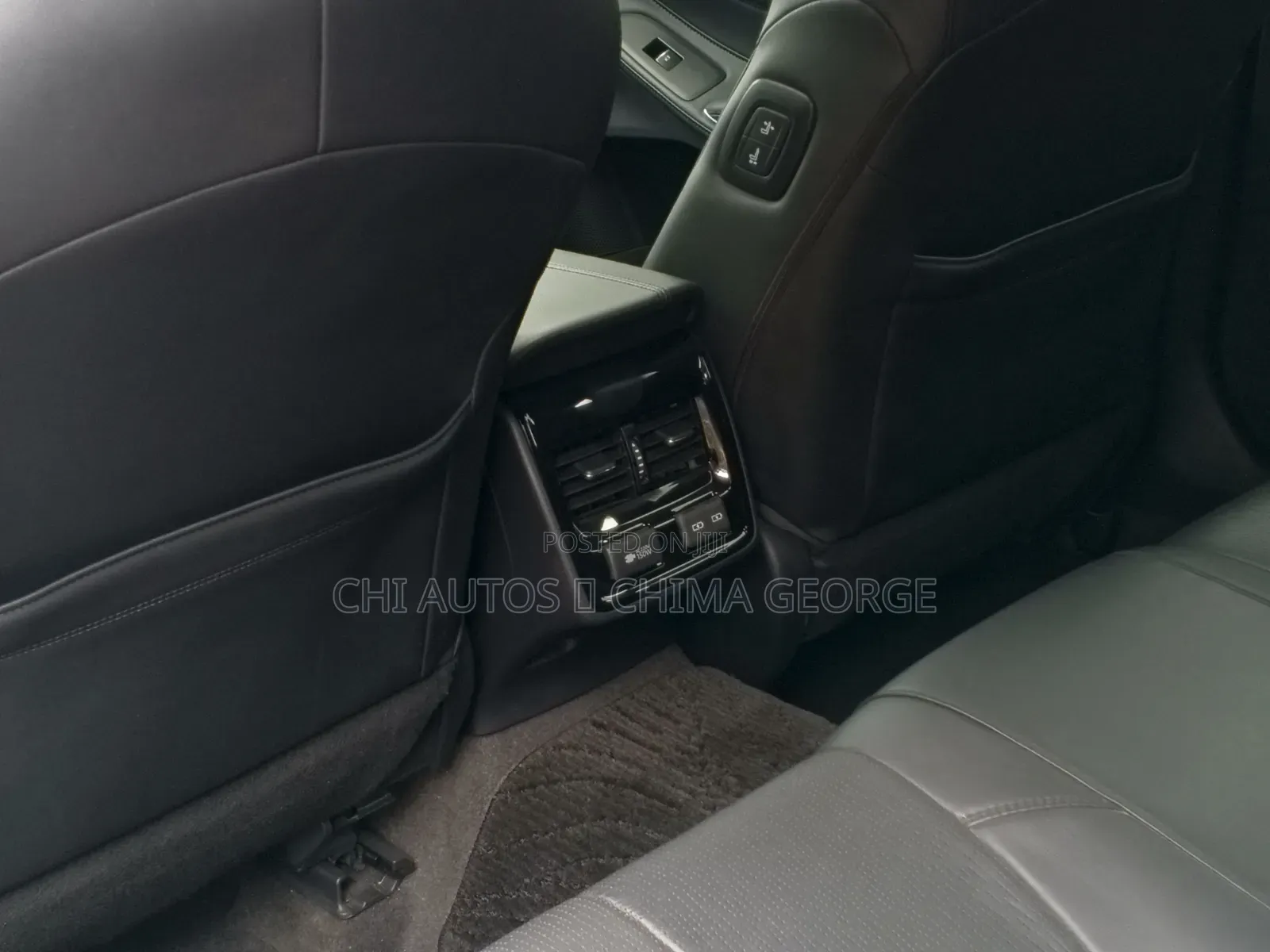 Toyota Avalon XLE 2022 Black