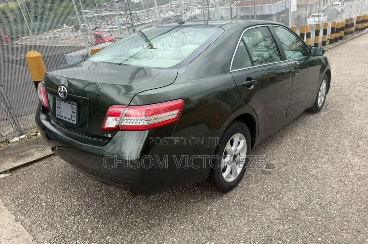 Toyota Camry LE 4dr Sedan (2.5L 4cyl 6AM) 2010 Green