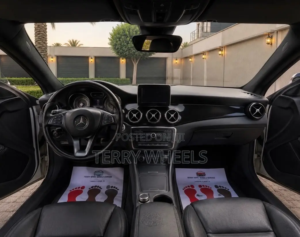 Mercedes-Benz CLA-Class CLA 250 4MATIC Sedan 2014 Gray