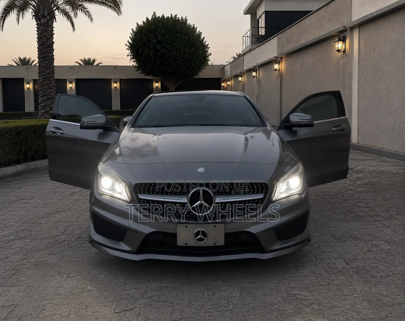 Mercedes-Benz CLA-Class CLA 250 4MATIC Sedan 2014 Gray