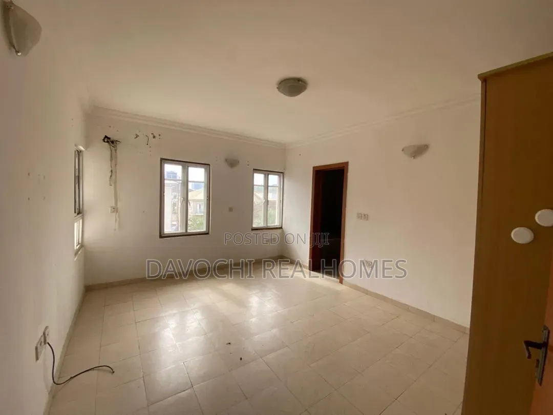 3bdrm Apartment in Victoria Island Extension for sale