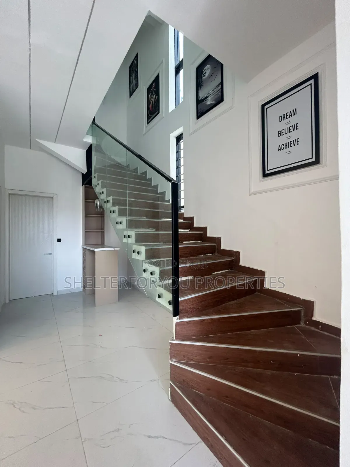 5bdrm Duplex in Ikota for sale