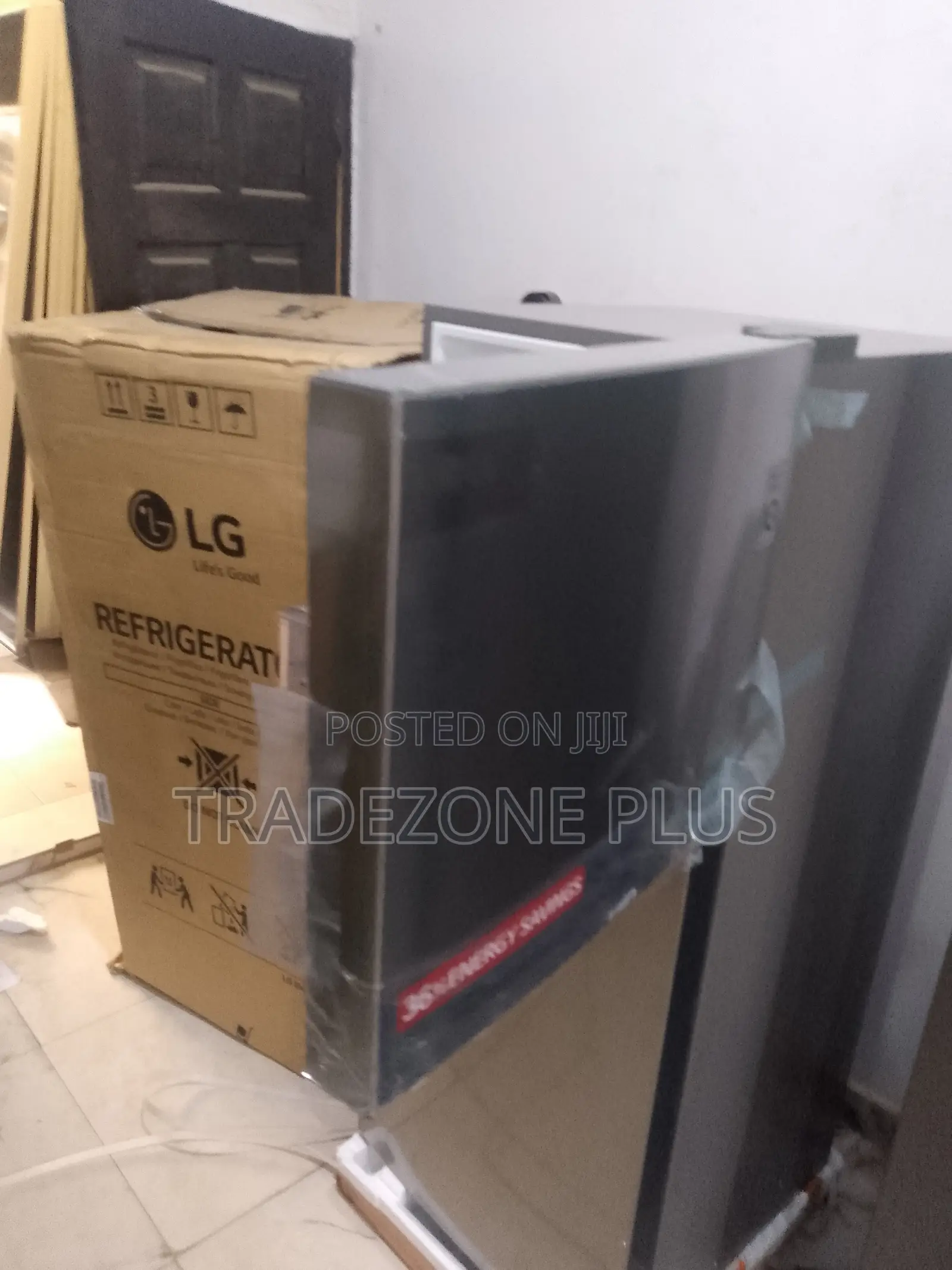 LG 260L Double Door Fridge – Spacious Storage