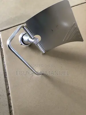 Tissue Holder
