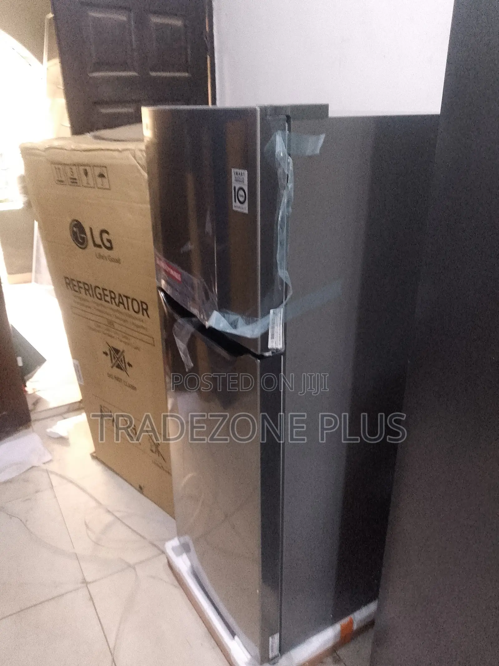 Upgrade Your Kitchen With LG 260L Double Door Fridge