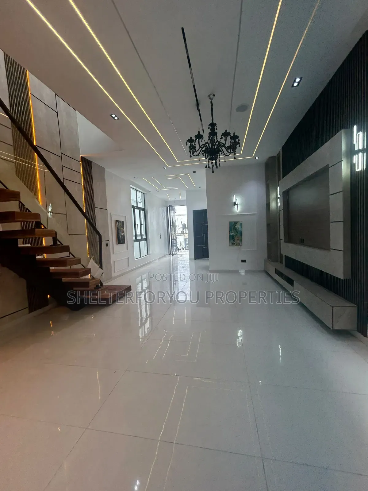 5bdrm Duplex in Ikota for sale