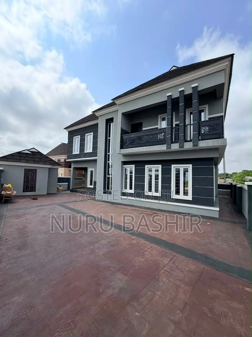 Furnished 5bdrm Duplex in Bashorun Housing, Akobo for sale