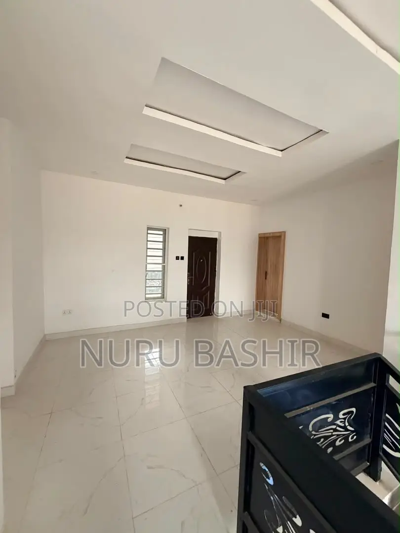 Furnished 5bdrm Duplex in Bashorun Housing, Akobo for sale