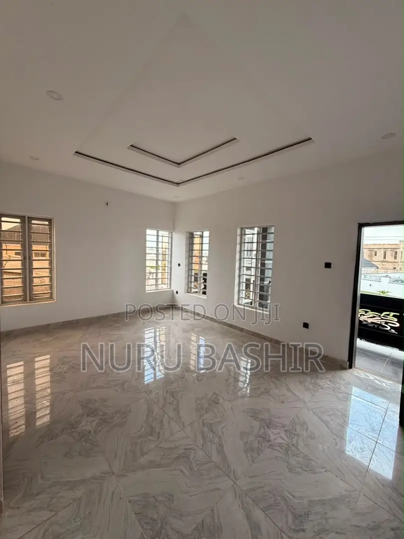 Furnished 5bdrm Duplex in Bashorun Housing, Akobo for sale