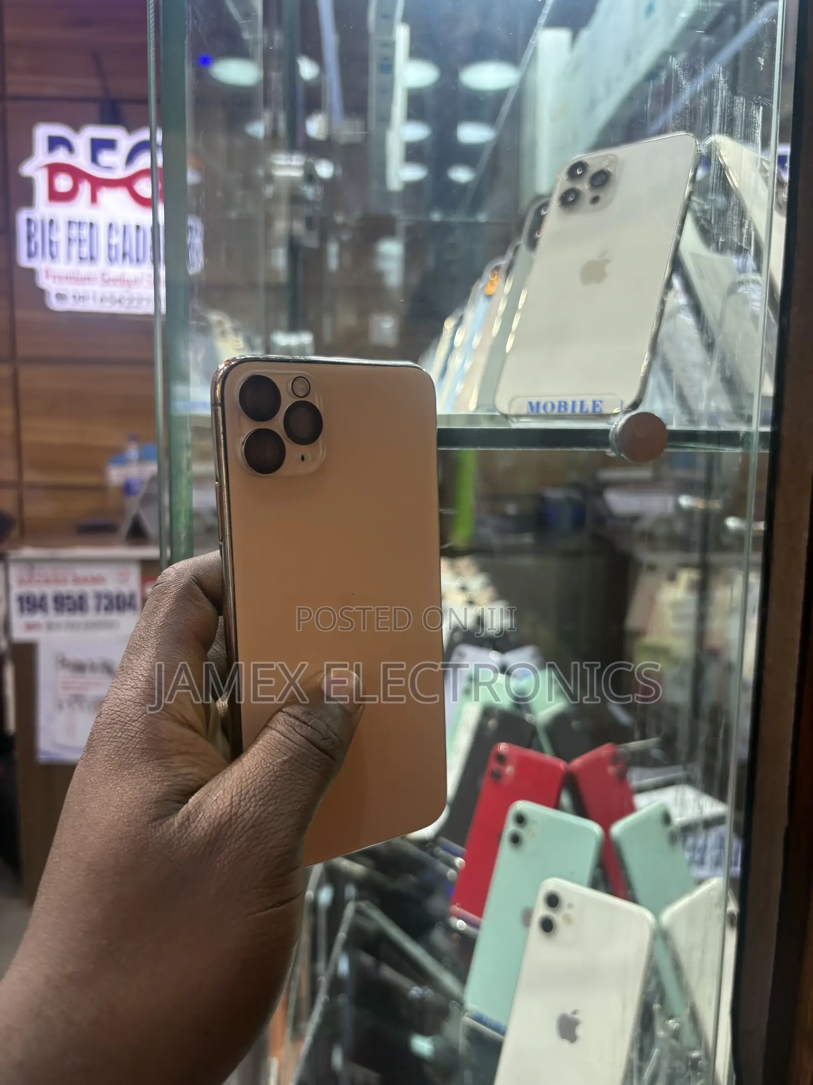 Apple iPhone 11 Pro Max 64 GB Gold