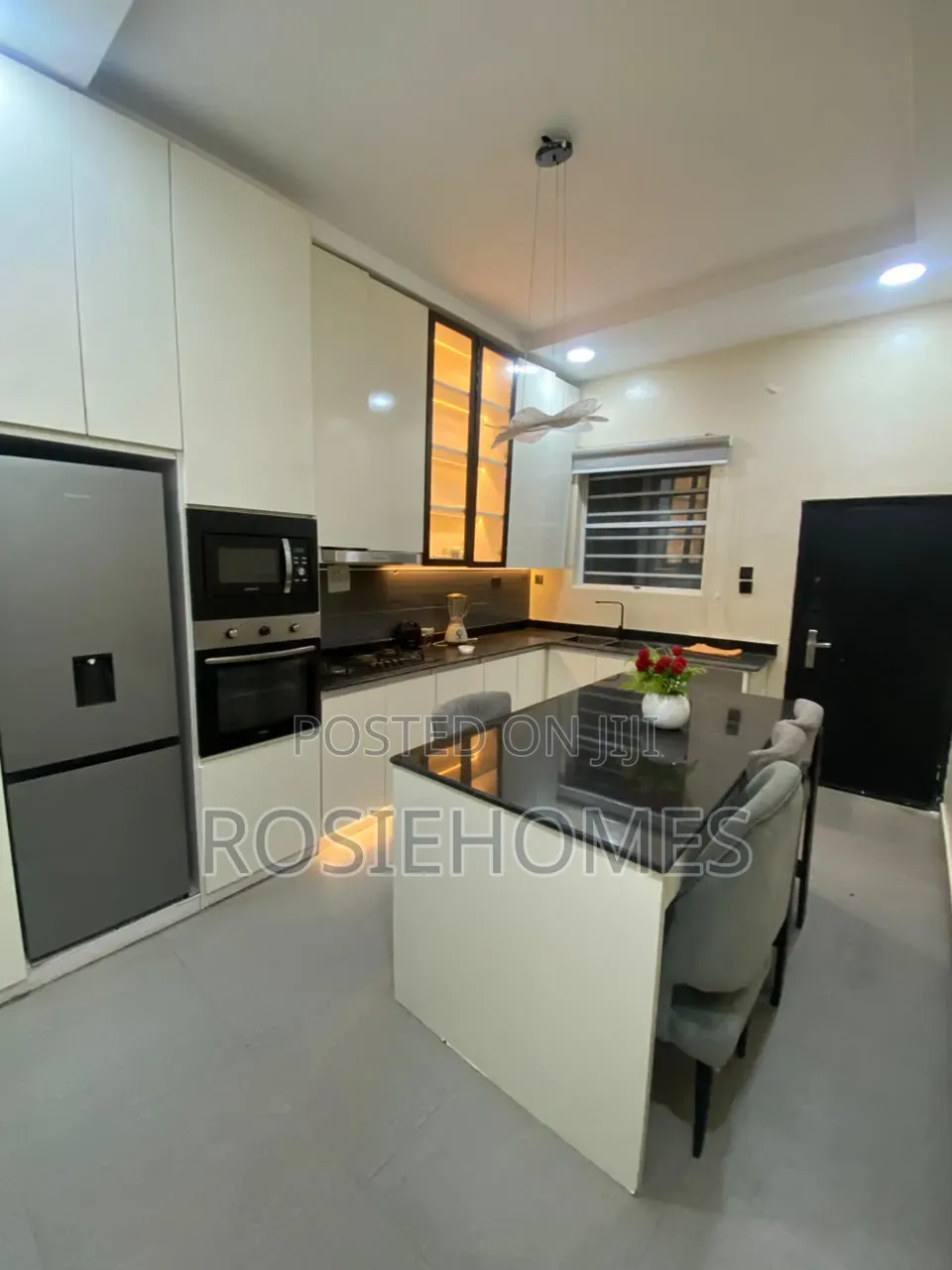 Furnished 4bdrm Duplex in Chevron for rent