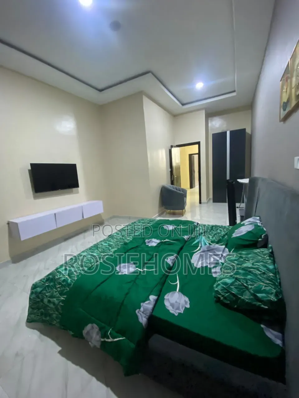Furnished 4bdrm Duplex in Chevron for rent