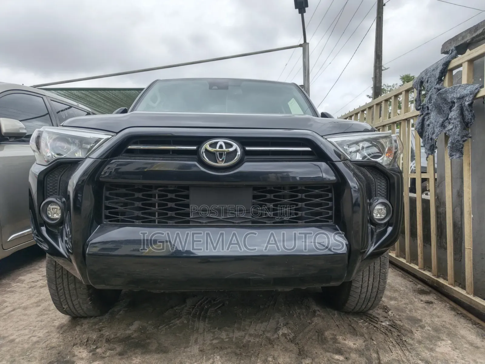 Toyota 4-Runner SR5 4WD 2024 Black