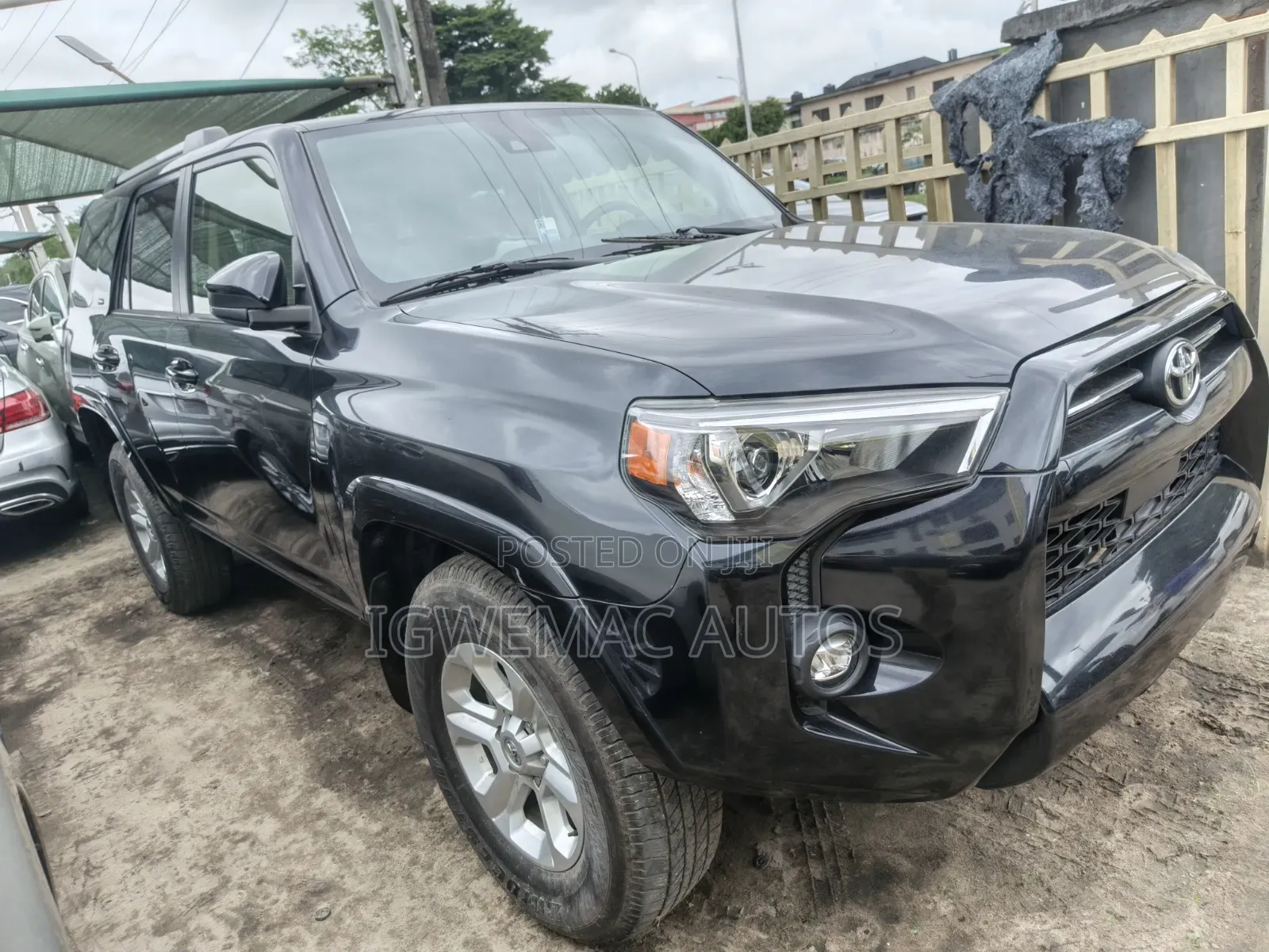 Toyota 4-Runner SR5 4WD 2024 Black
