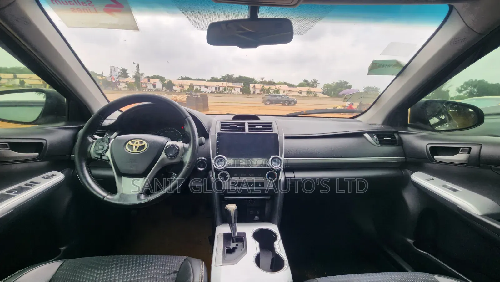 Toyota Camry SE 4dr Sedan (2.5L 4cyl 6A) 2013 Silver