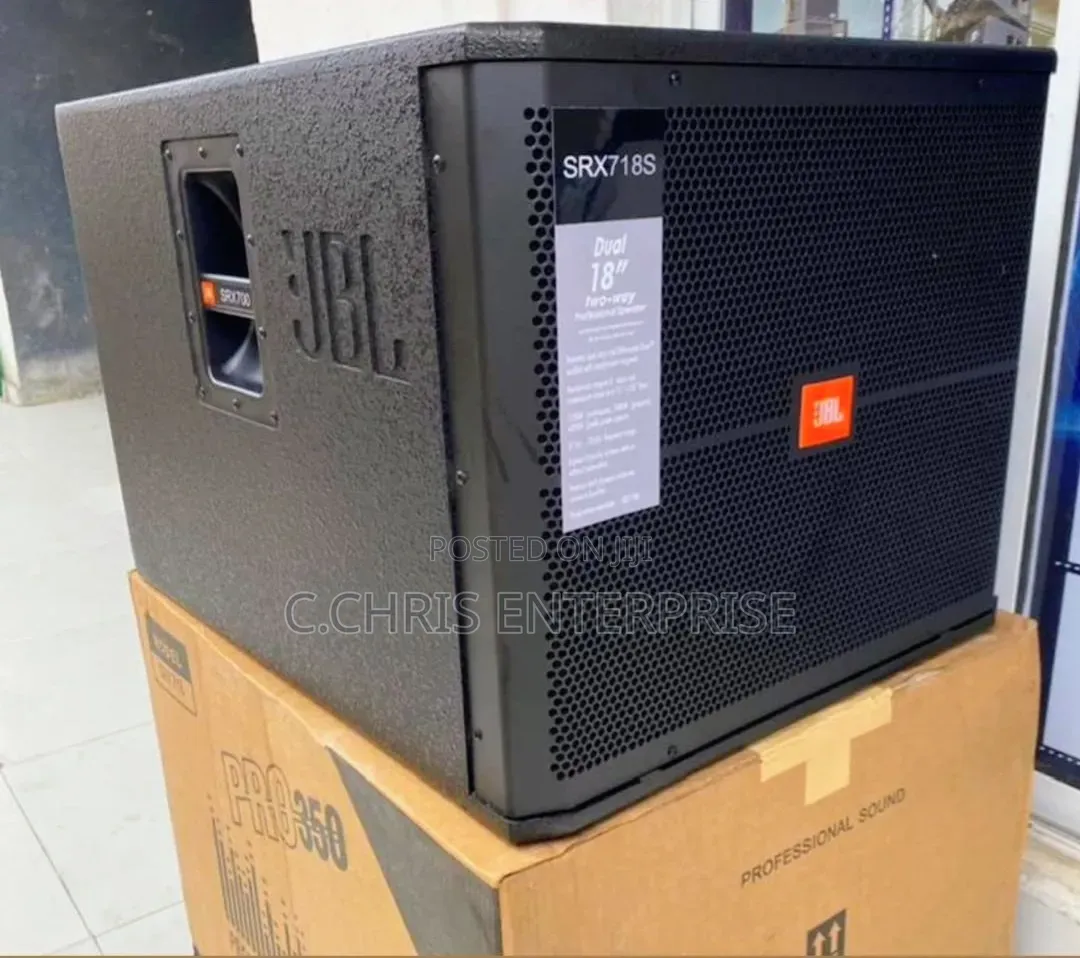 SRX718S Single Sub JBL