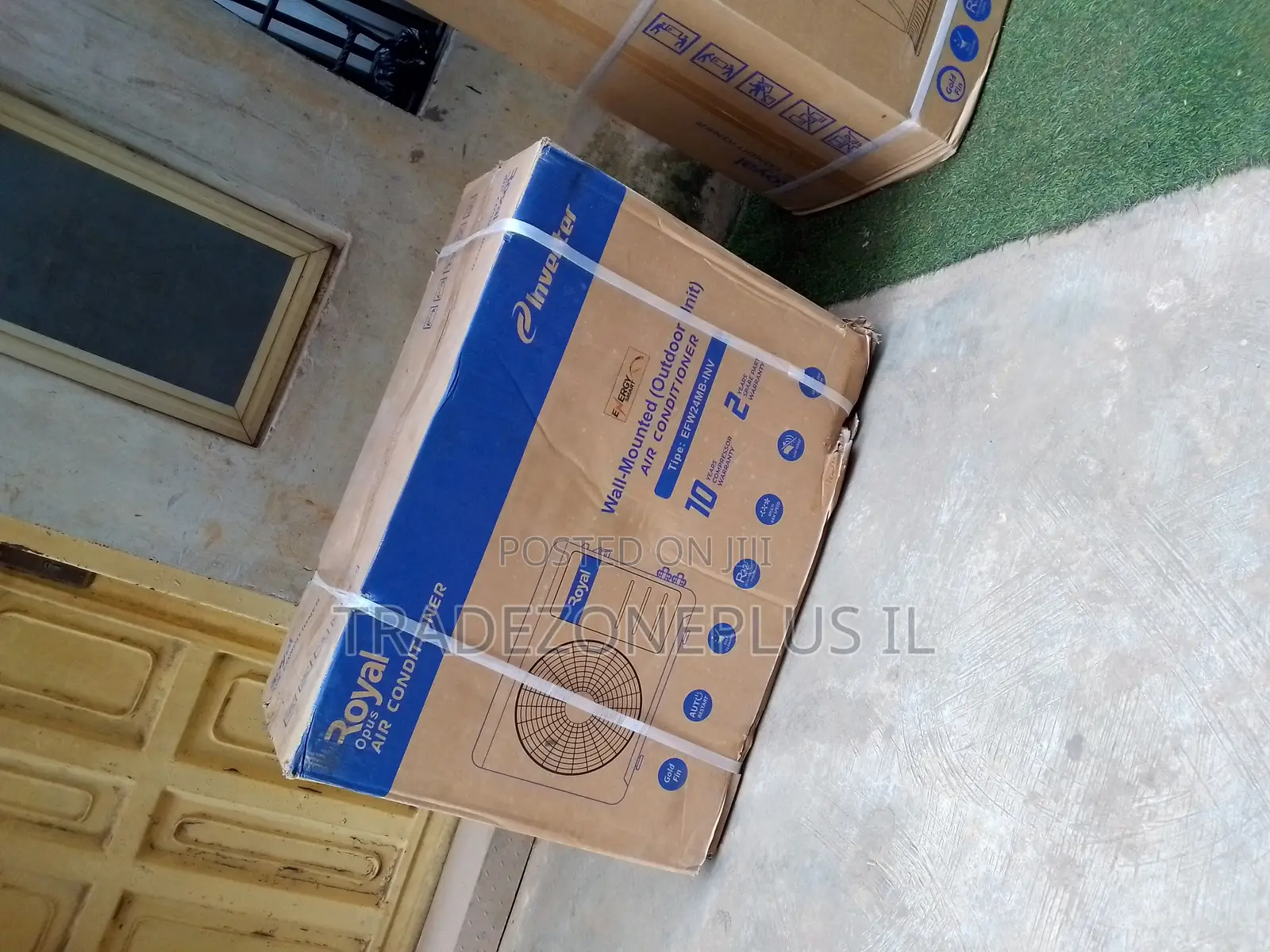 Royal Opus EFW24MBINV 3HP Floor Standing AC